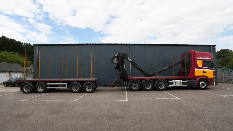 Scania - R 580 V8 8X4 LOGTRANSPORT COMBI WITH KESLA 2112 Z CRANE