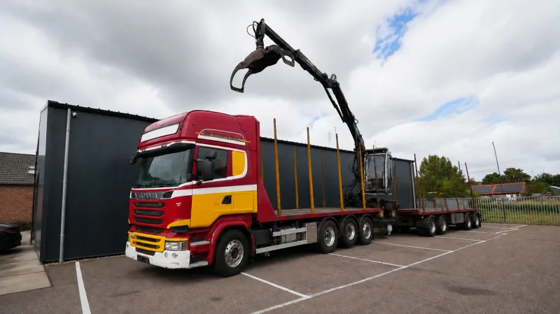 Scania - R 580 V8 8X4 LOGTRANSPORT COMBI WITH KESLA 2112 Z CRANE