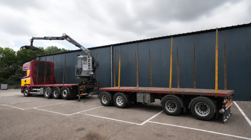 Scania - R 580 V8 8X4 LOGTRANSPORT COMBI WITH KESLA 2112 Z CRANE