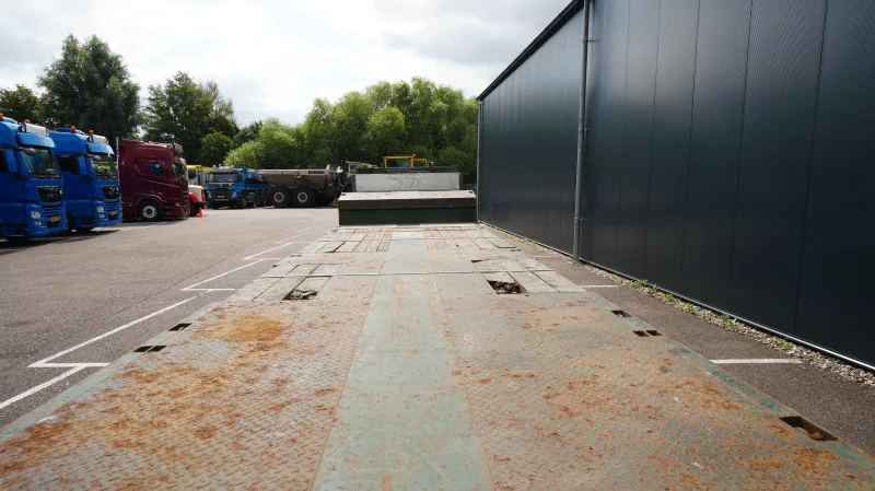Broshuis - 3 axle semi low loader extendable