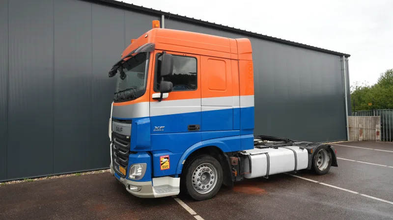 DAF - XF 440 mega tractor unit