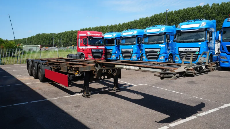 Schmitz - 3 axle container chassis extendable trailer