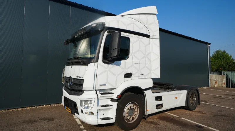 Mercedes-Benz - ACTROS 1936 tractor unit
