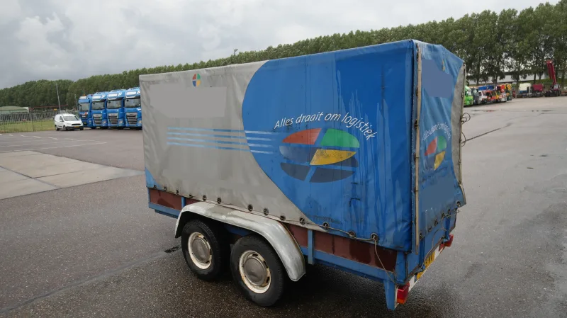 EQUIPE - Taurpalin trailer broken axle!