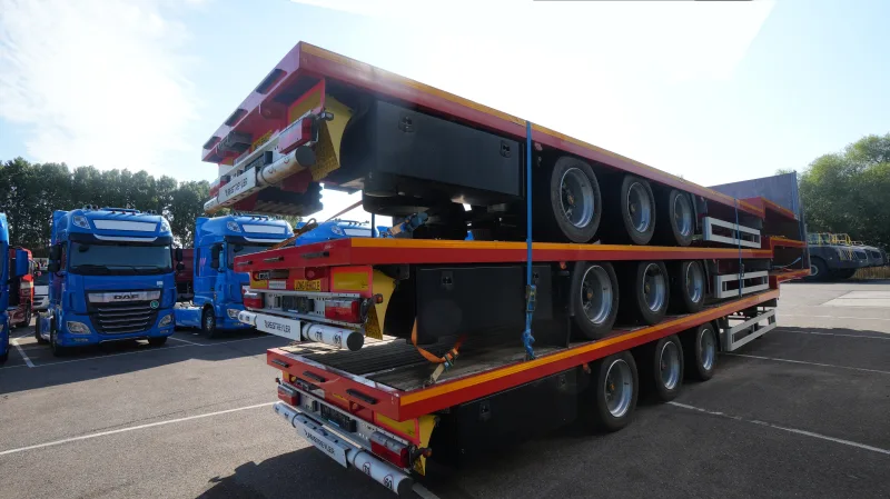Reistreyler - 3 axle semi low loader