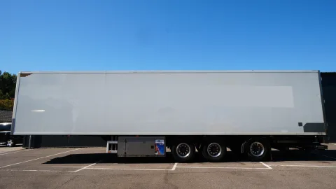 H.T.F. - 3 Axle frigo trailer Carrier Vector 1850 