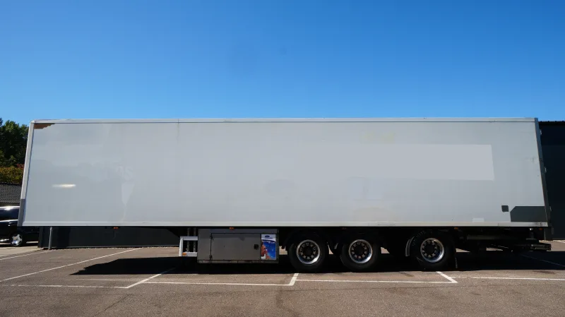 H.T.F. - 3 Axle frigo trailer Carrier Vector 1850 