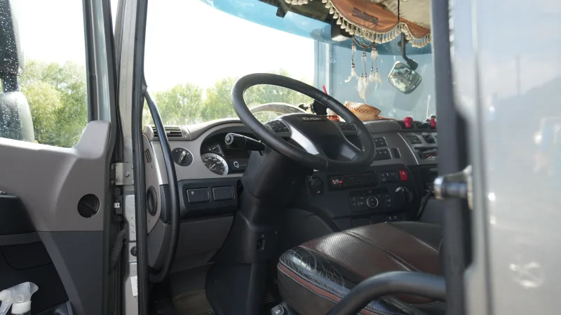 DAF - CF 480 8x2 Open box truck with Hiab X-Hiduo 228 E-5 Crane