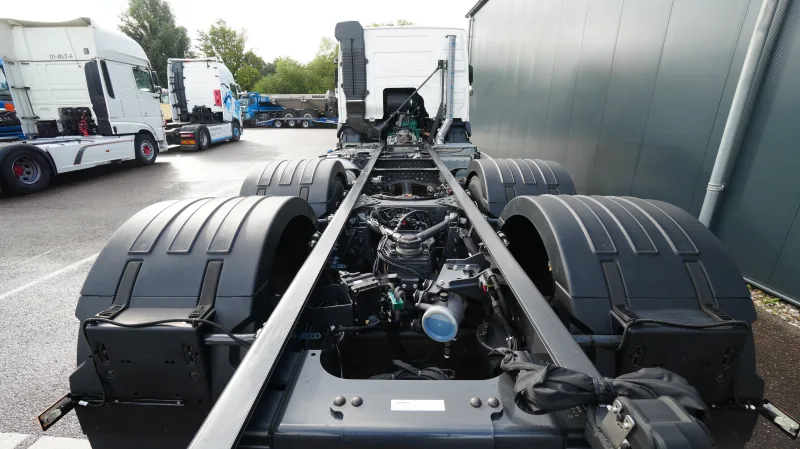 Volvo - FM 500 6X2 New Chassis truck RHD