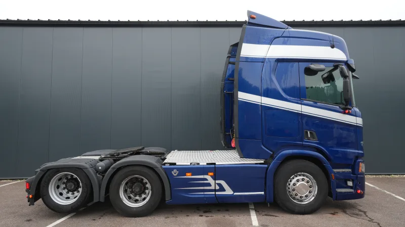 Scania - R 520 V8 6x2 tractor unit retarder