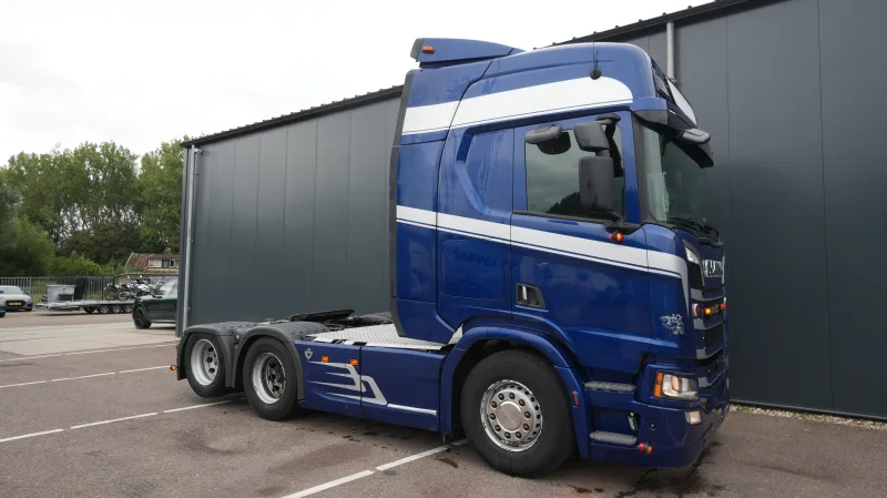 Scania - R 520 V8 6x2 tractor unit retarder