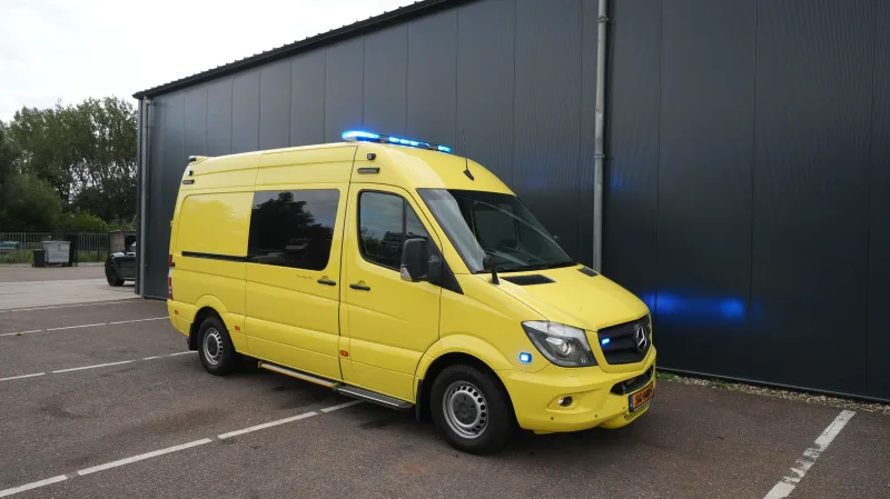 Mercedes-Benz - 319CDI Sprinter ambulance