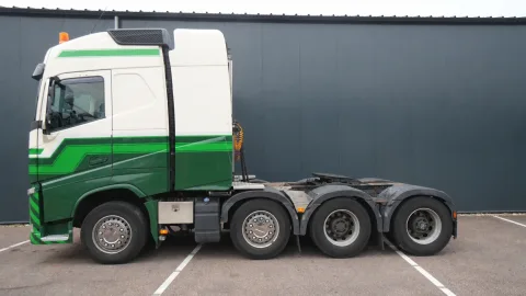 Volvo - FH 540 130 ton's 8x4 tractor unit