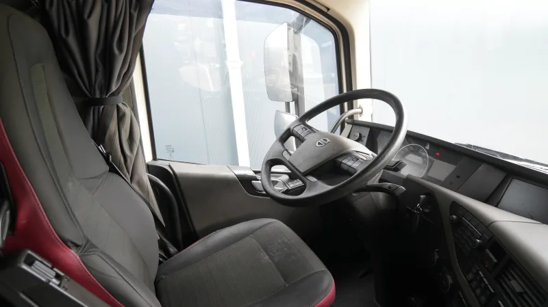 Volvo - FH 540 130 ton's 8x4 tractor unit