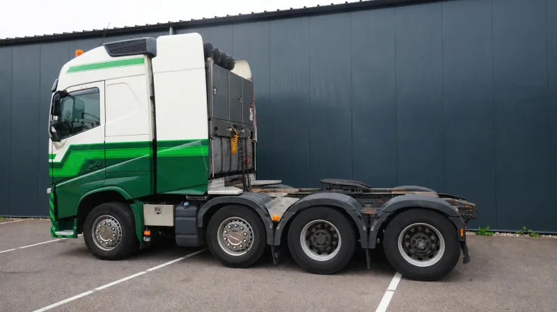 Volvo - FH 540 130 ton's 8x4 tractor unit