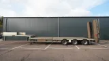 Nooteboom - 3 axle semi low loader with ramps