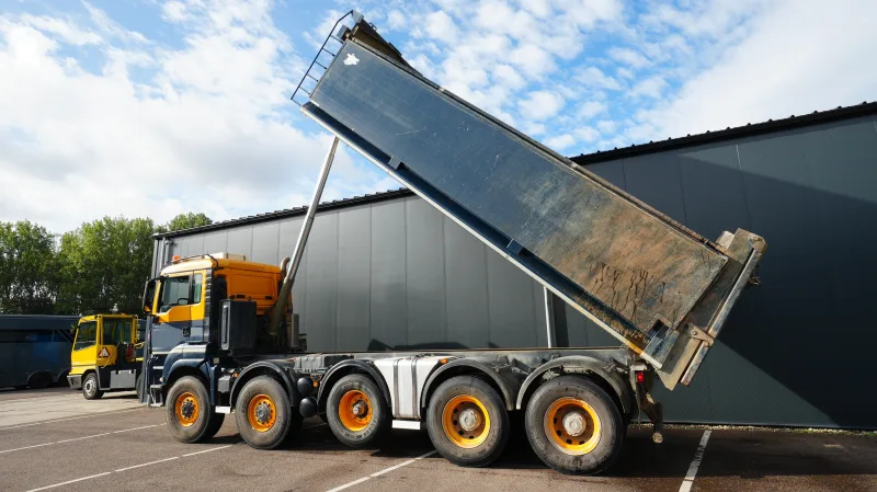 MAN - TGS 49.440 10x8 tipper 486.300km