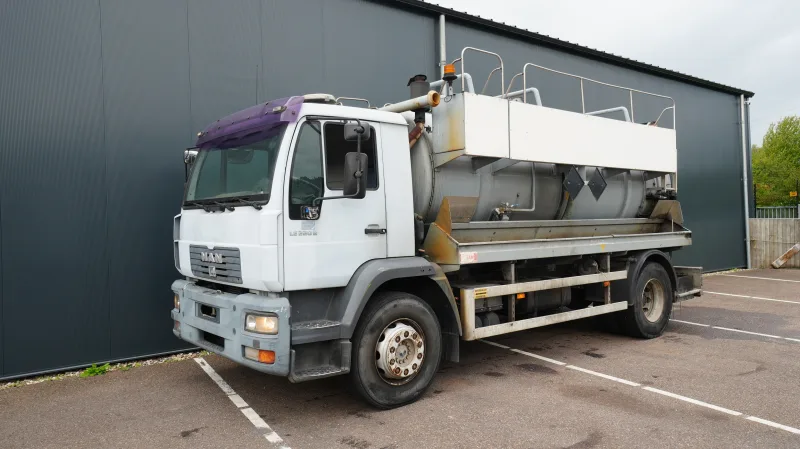 MAN - LE 220 B vacuum truck 35.000km