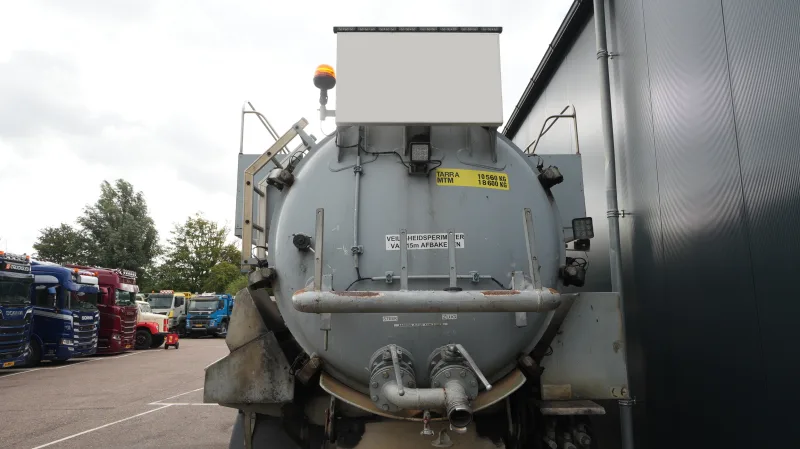MAN - LE 220 B vacuum truck 35.000km