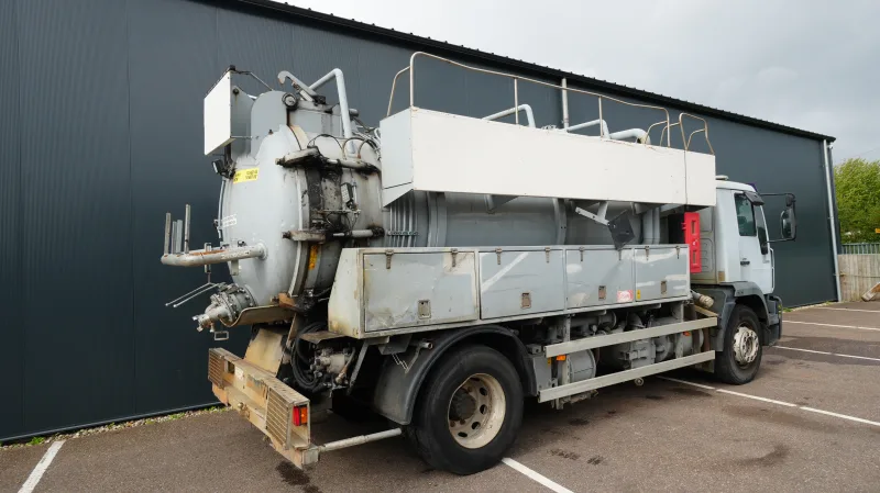 MAN - LE 220 B vacuum truck 35.000km