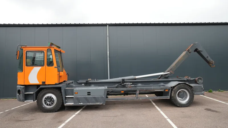 Kalmar - TTX182AL terminal truck container hook-arm system 52.600km