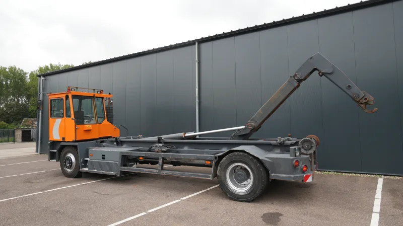 Kalmar - TTX182AL terminal truck container hook-arm system 52.600km
