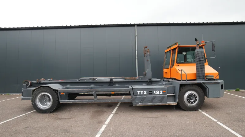 Kalmar - TTX182AL terminal truck container hook-arm system 52.600km