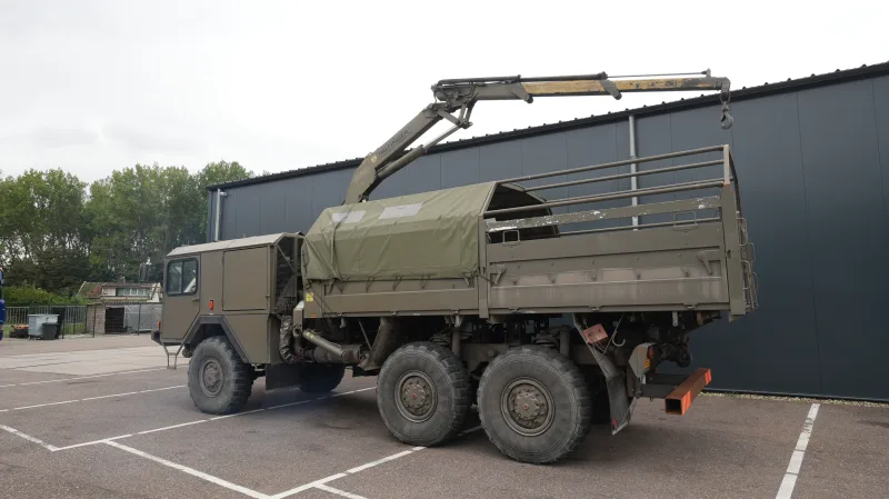 MAN - 20-230 G1 OEAF MANCAT V8 6X6 open box with Palfinger PK 7500 crane 30.100km