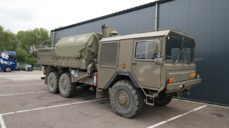 MAN - 20-230 G1 OEAF MANCAT V8 6X6 open box with Palfinger PK 7500 crane 30.100km