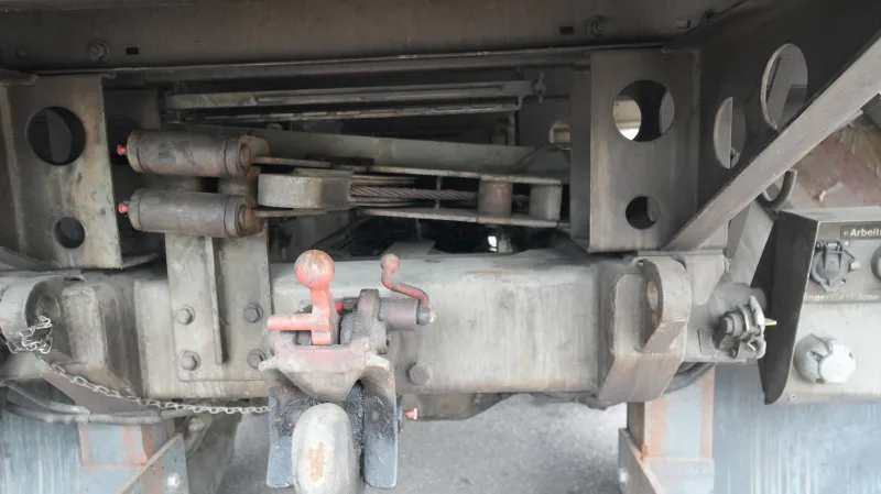 MAN - 20-230 G1 OEAF MANCAT V8 6X6 open box with Palfinger PK 7500 crane 30.100km