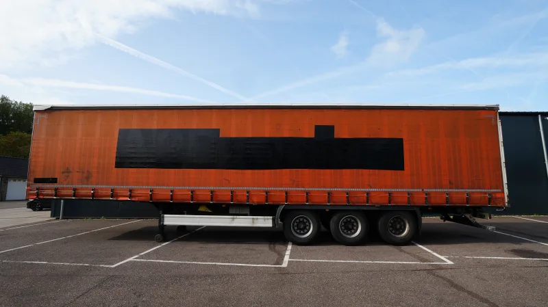 Kassbohrer - 3 axle curtainside trailer