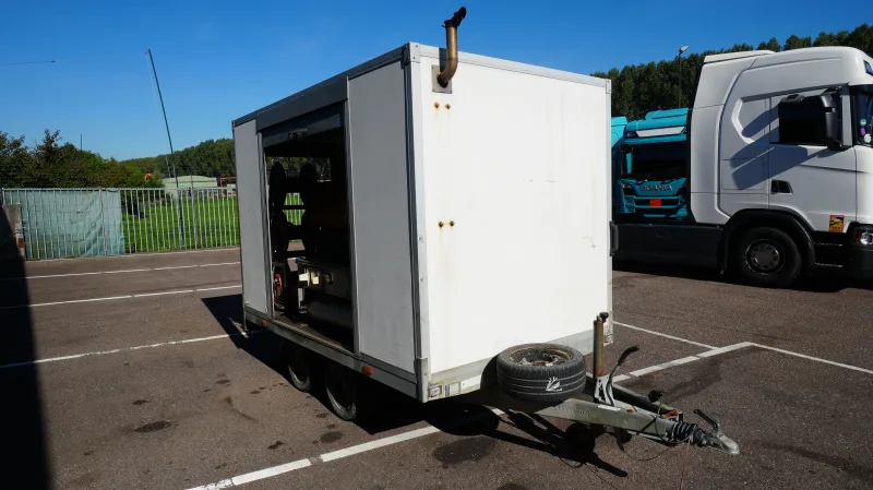 Hapert - 2 axle trailer with Atlas Copco XAHS37 compressor