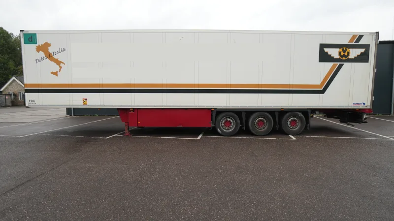 Schmitz Cargobull - 3 AXLE FRIGO TRAILER WITH THERMO KING SLXi 