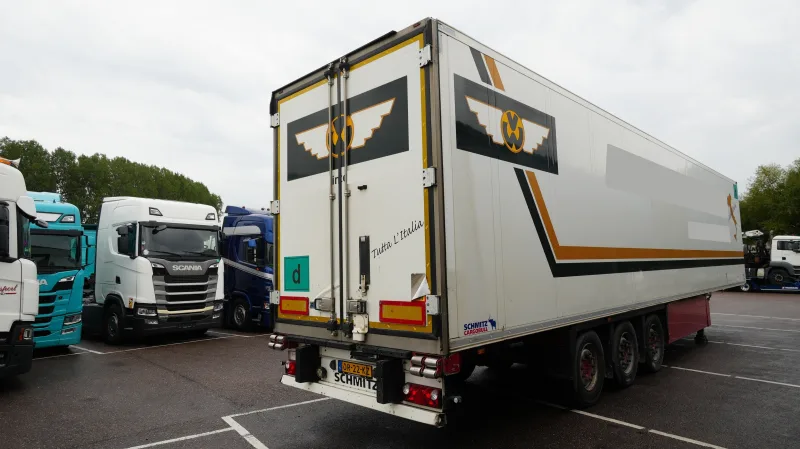 Schmitz Cargobull - 3 AXLE FRIGO TRAILER WITH THERMO KING SLXi 