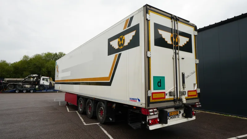 Schmitz Cargobull - 3 AXLE FRIGO TRAILER WITH THERMO KING SLXi 