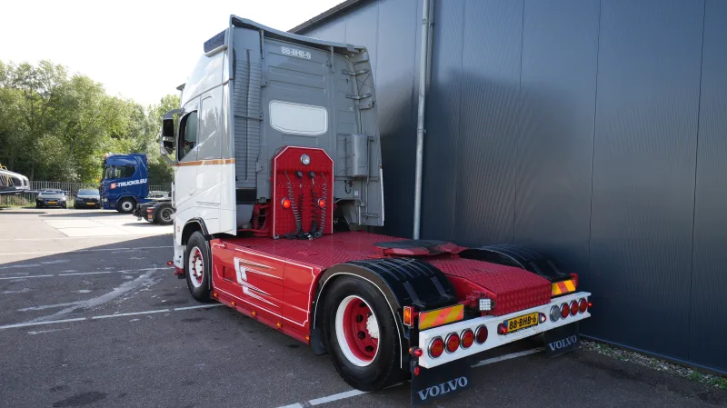 Volvo - FH500 ADR GLOBETROTTER SHOWTRUCK