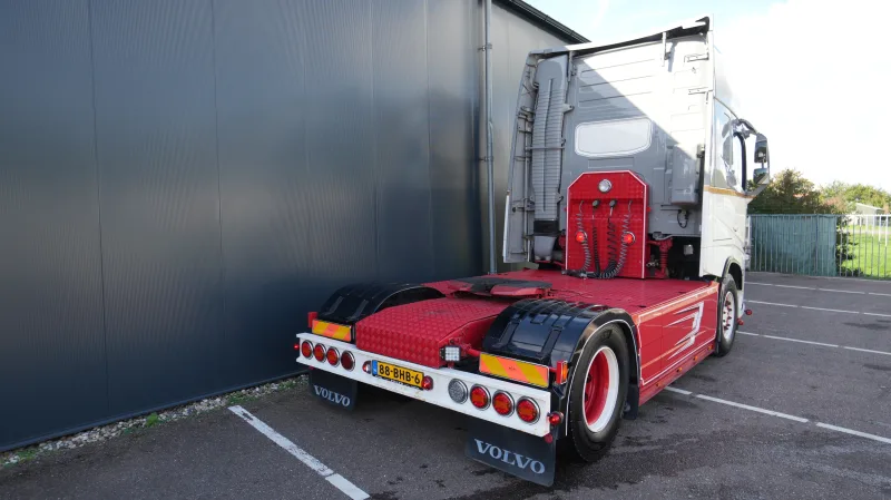 Volvo - FH500 ADR GLOBETROTTER SHOWTRUCK