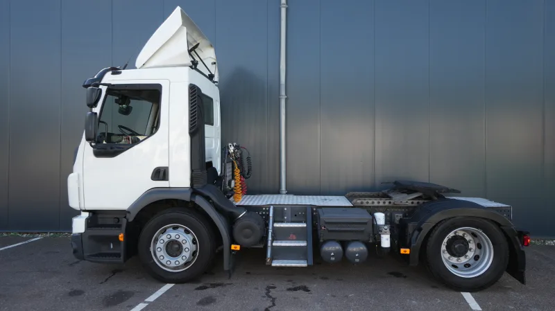 Volvo - FL260 DAYCABIN TERMINAL TRACTOR LIKE NEW 47.000KM!