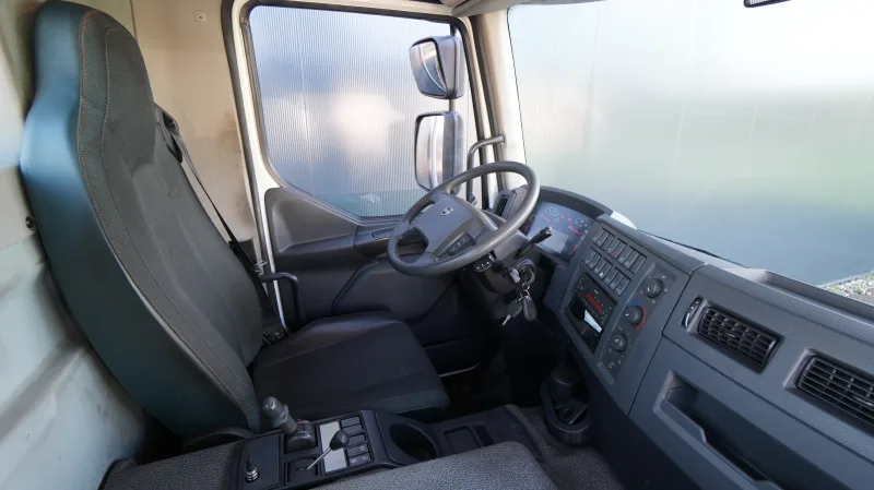 Volvo - FL260 DAYCABIN TERMINAL TRACTOR LIKE NEW 47.000KM!