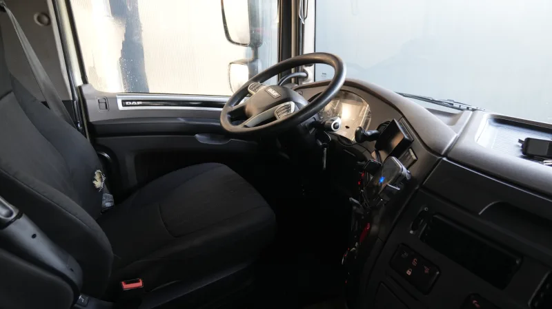 DAF - XF 450 6x2 tractor unit