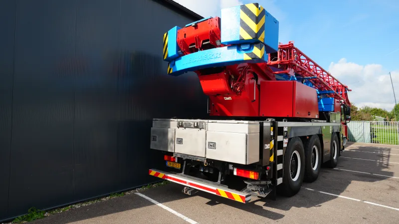 Liebherr - LTM1050-3.1 WITH JIB AND VARIOBASE