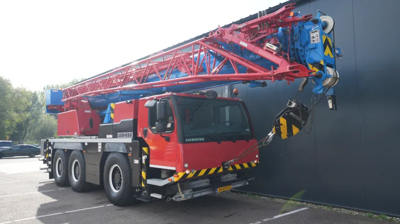 Liebherr - LTM1050-3.1 WITH JIB AND VARIOBASE