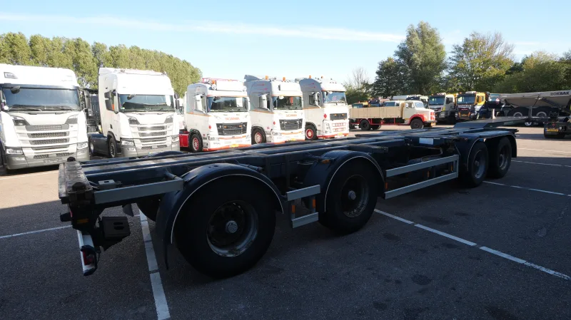 D-tec - 4 axle breaker container chassis