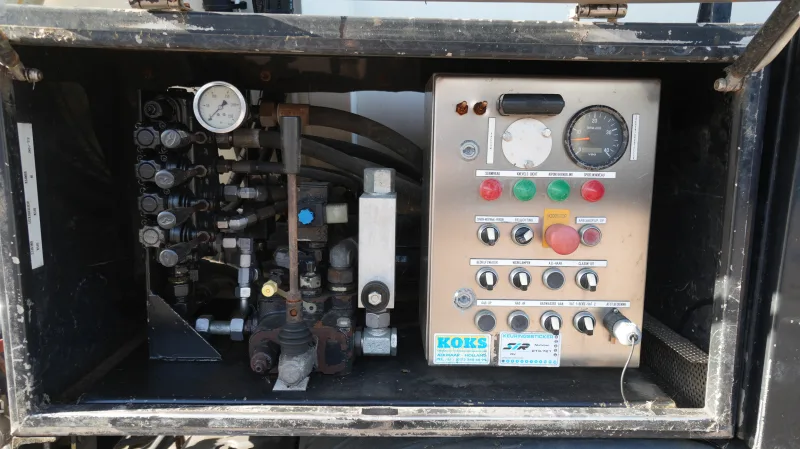 MAN - TGA 26.310 6x2 suck and blow high pressure truck 132.300km