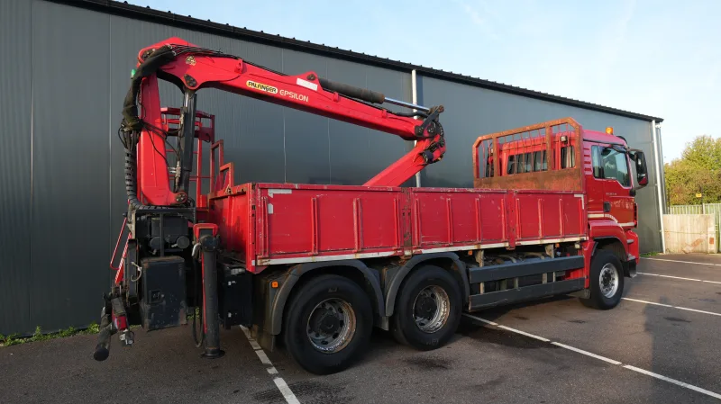 MAN - TGS 33.440 6x4 open box with Palfinger crane 