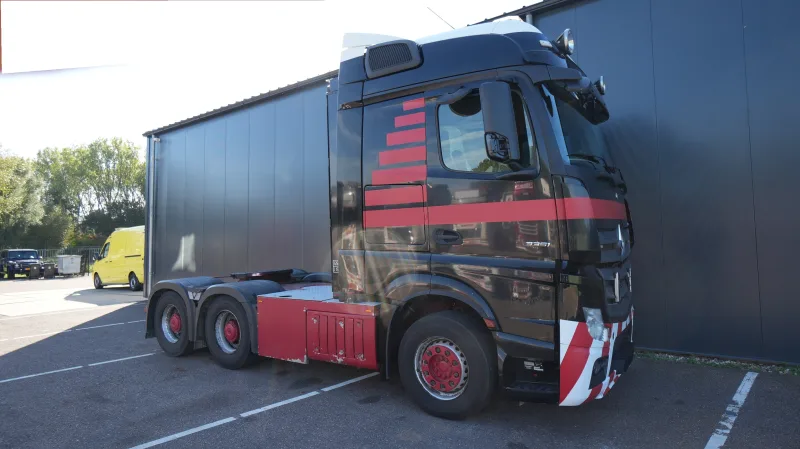 Mercedes-Benz - Actros 3351 6x4 tractor unit