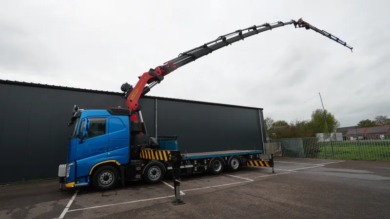 Volvo - FH 540 8x2 flatbed truck with Palfinger PK 92002 crane with PJ125E FLYJIB