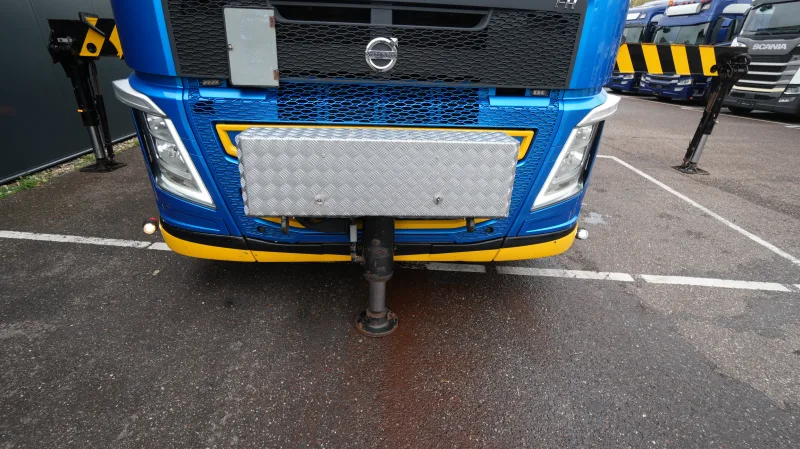 Volvo - FH 540 8x2 flatbed truck with Palfinger PK 92002 crane with PJ125E FLYJIB