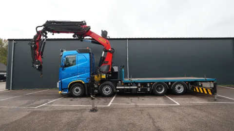Volvo - FH 540 8x2 flatbed truck with Palfinger PK 92002 crane with PJ125E FLYJIB