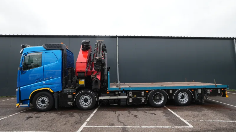 Volvo - FH 540 8x2 flatbed truck with Palfinger PK 92002 crane with PJ125E FLYJIB